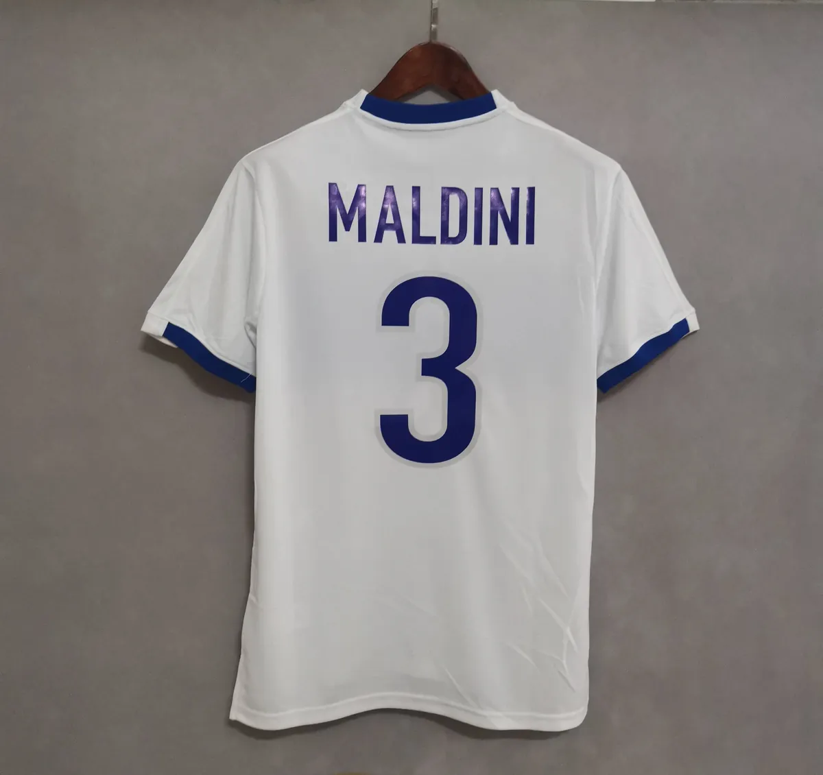 98-00 Italy away white 7