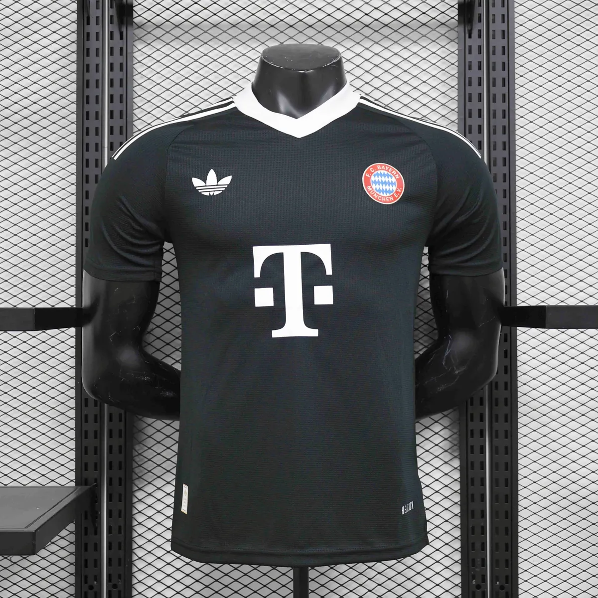24-25 Bayern Munich Black GoalKeeper Kit Player Version Shirt Soccer AAAAJersey Yupoo 5