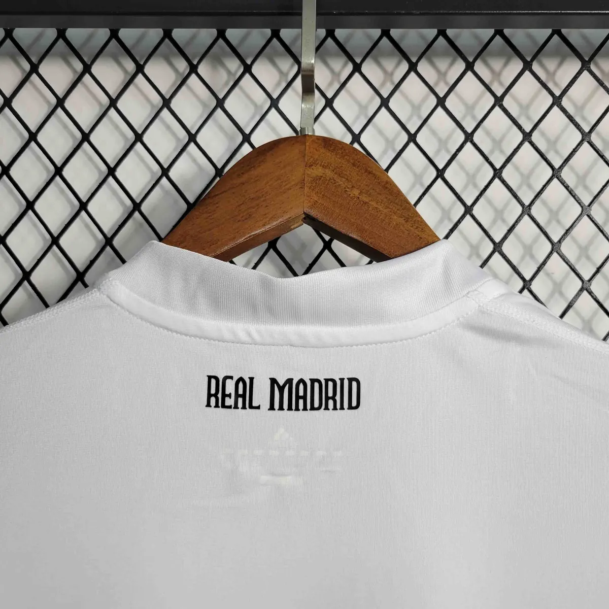 10-11 Retro Real Madrid home S-XXL 4
