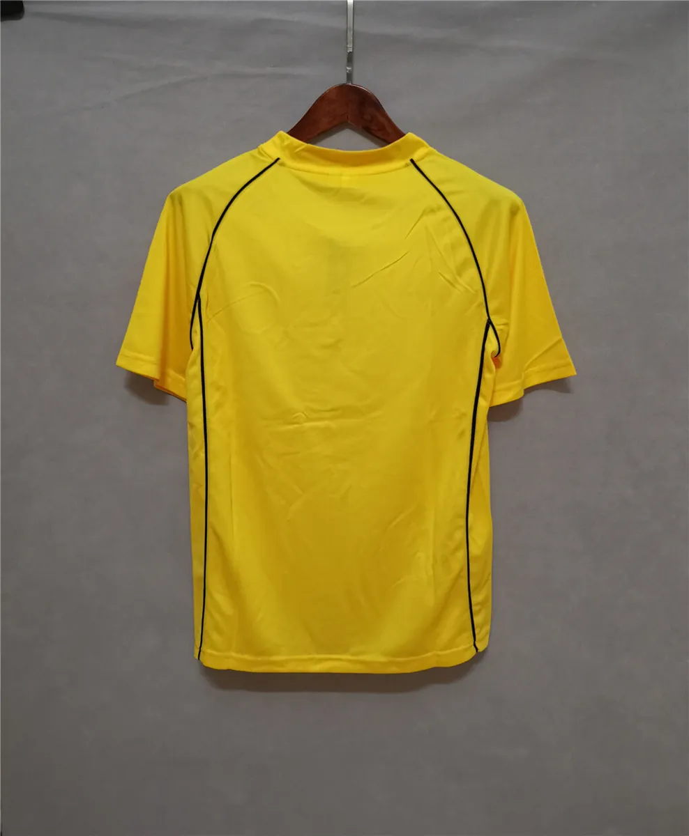 02 Dortmund home yellow 2