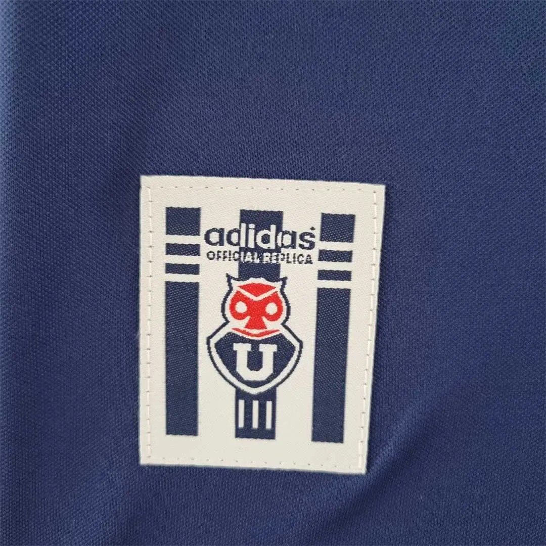 00-01 University of Chile home 9