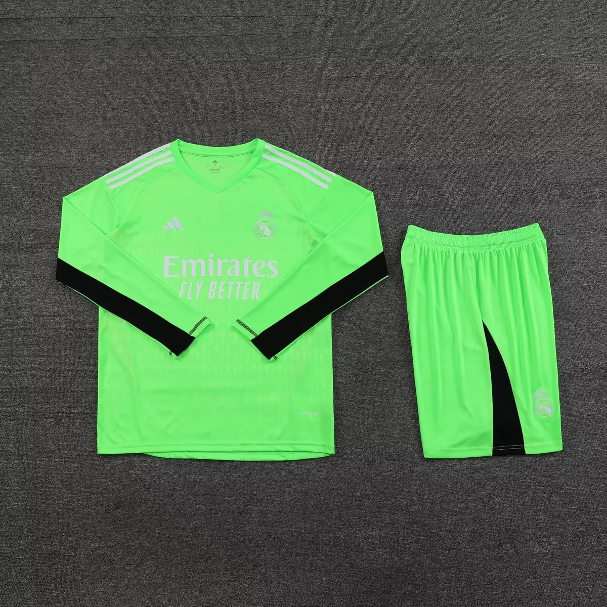 23-24 Real Madrid Goalkeeper Kits Long Sleeve Green Suits Soccer Jerseys Yupoo 2