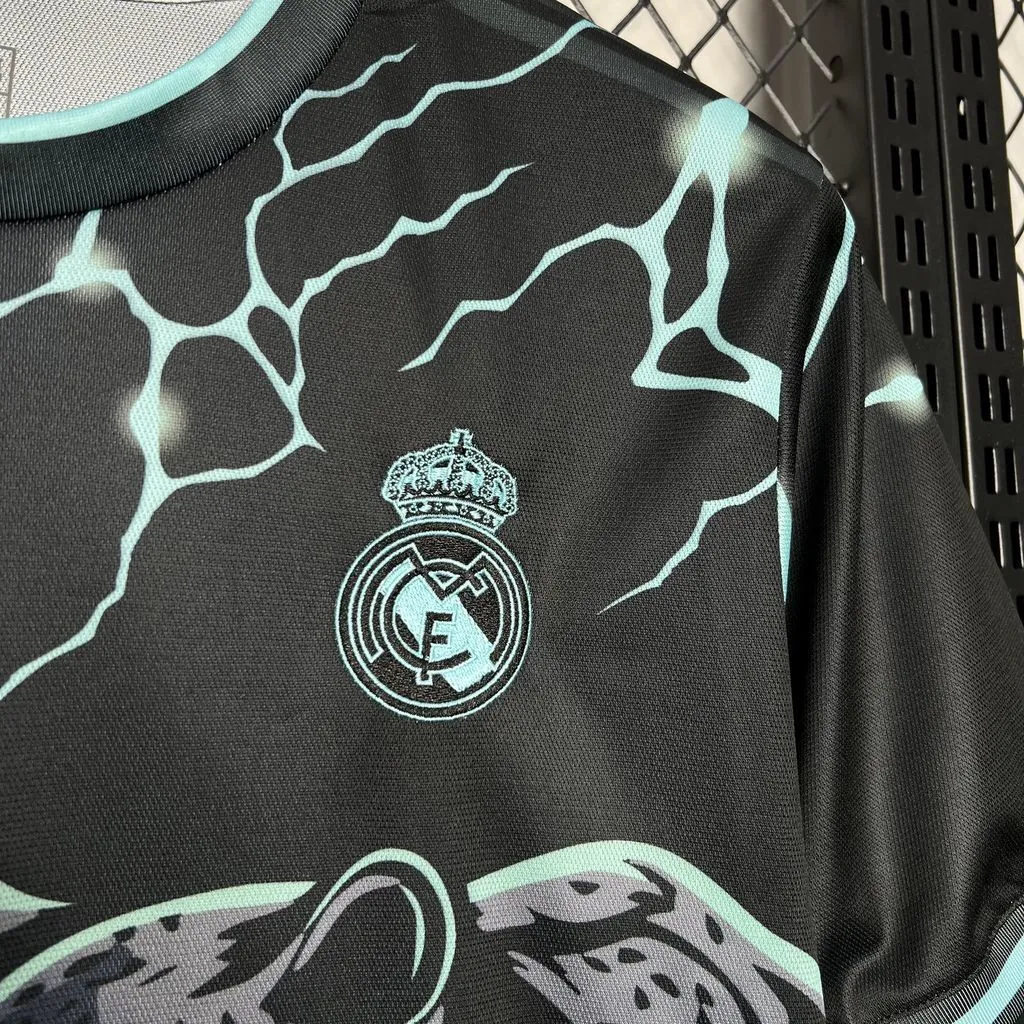 24-25 Real Madrid Green Jaguar Special Edition Kit Soccer Uniforms Soccer AAAAJersey Yupoo 1