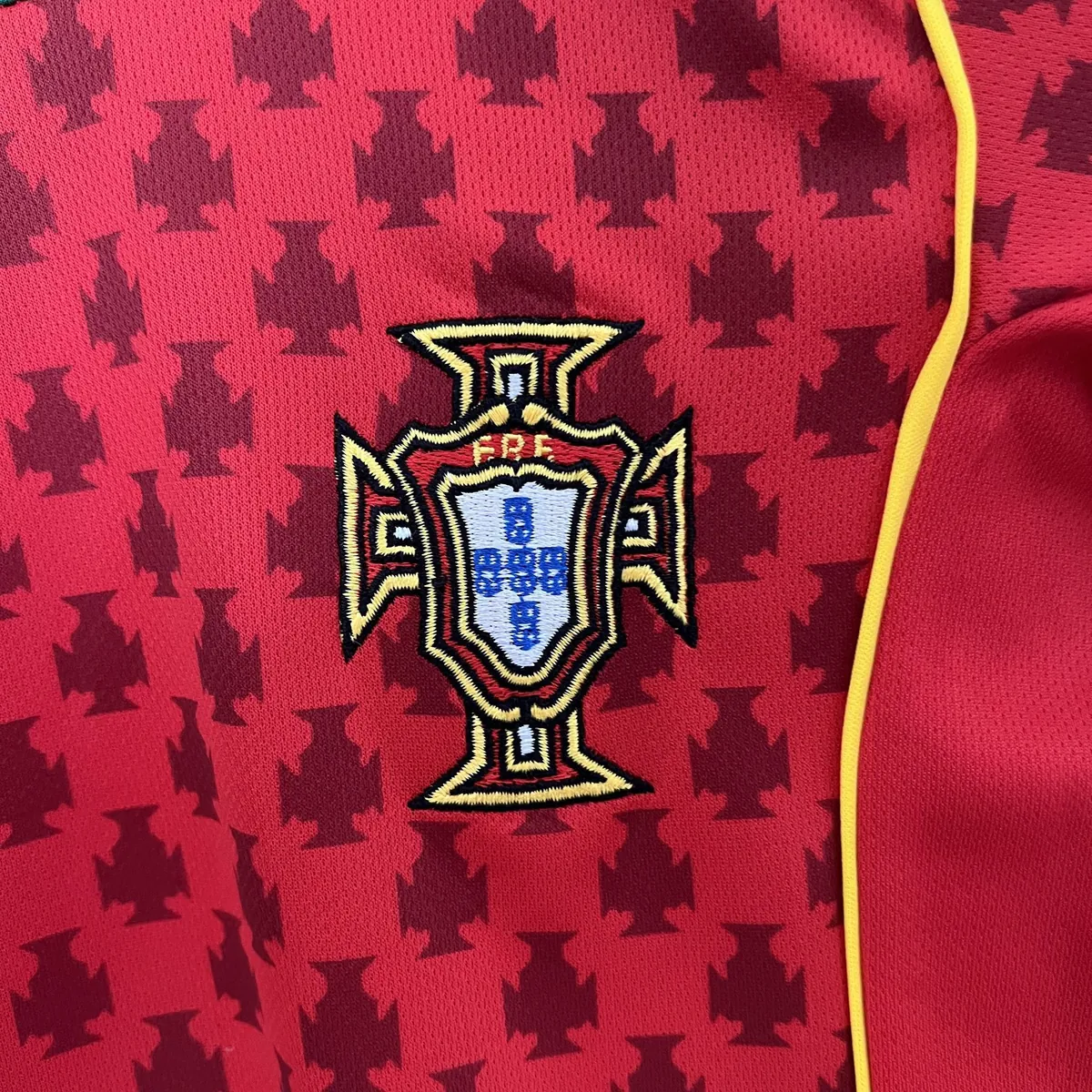 2004 Portugal Home Retro Kid Kits Youth Apparels AAAAJersey Wholesale Yupoo 5