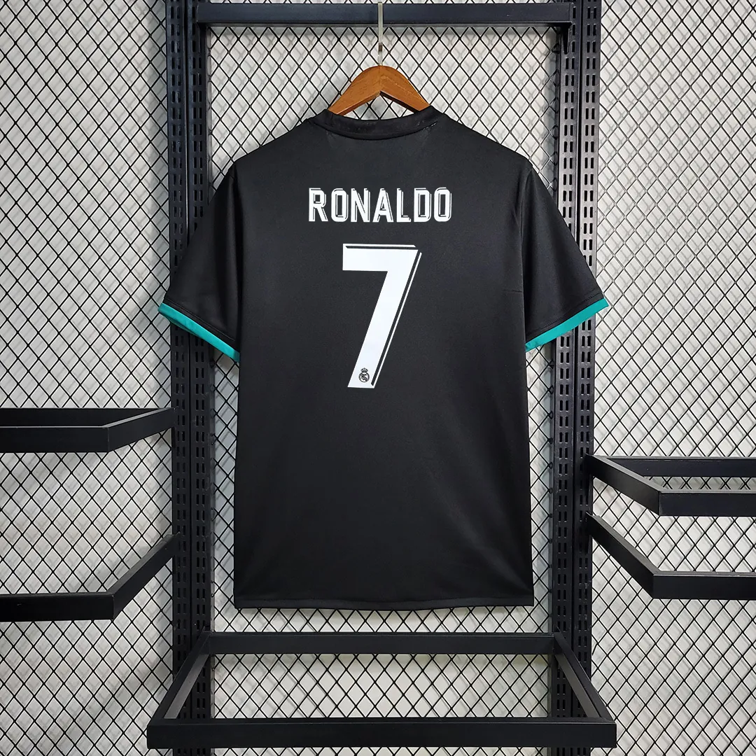 17-18 Real Madrid away 9
