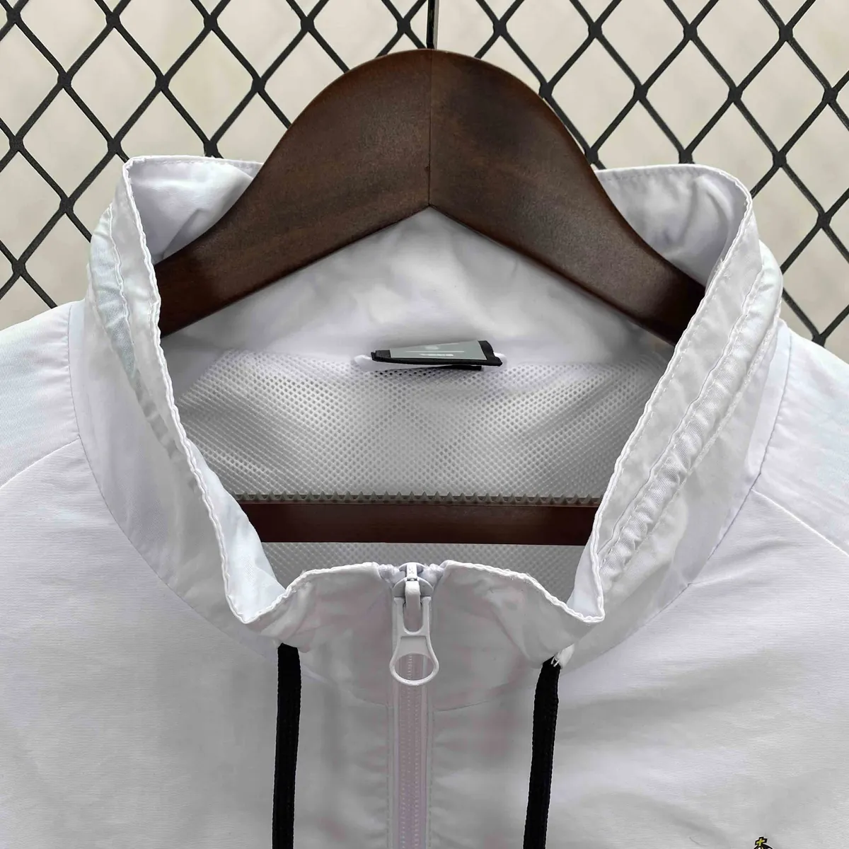 24-25 Real Madrid White Windbreaker Jacket AAAAJersey Supplier Yupoo 3