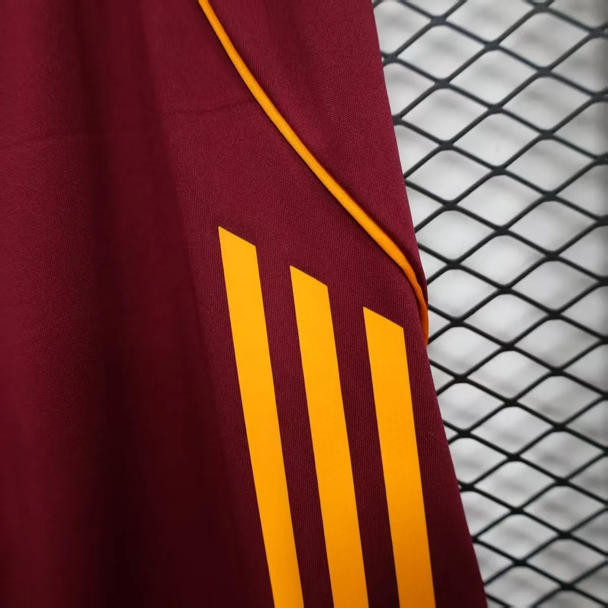 25-26 AS Roma home pants player version Shorts Football Uniform AAAAJerseys Dropshipping Yupoo 4