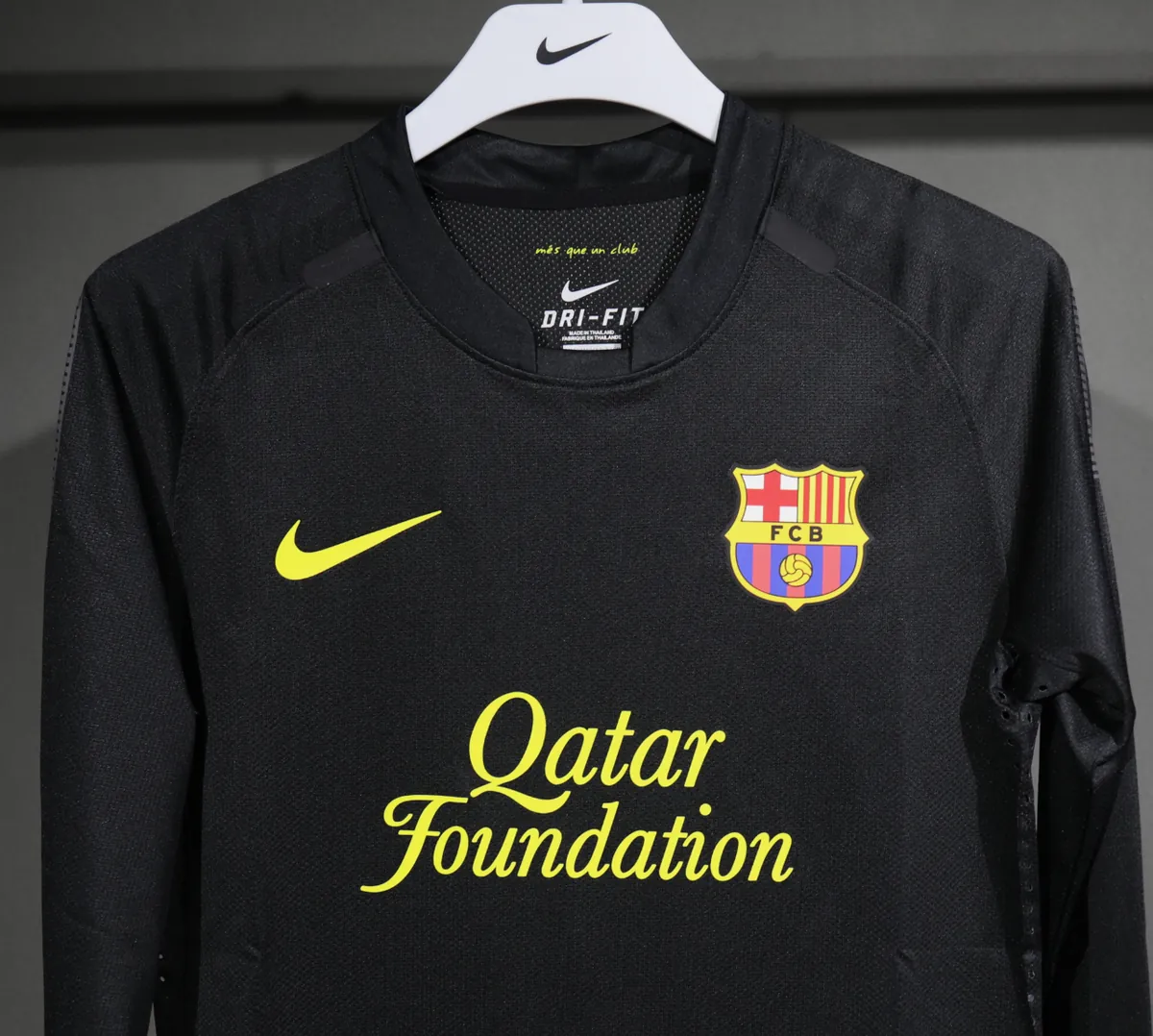 11-12 Barcelona Away Retro Kit Vintage Player Version Sino Shirt AAAAJersey Dropship Yupoo 4