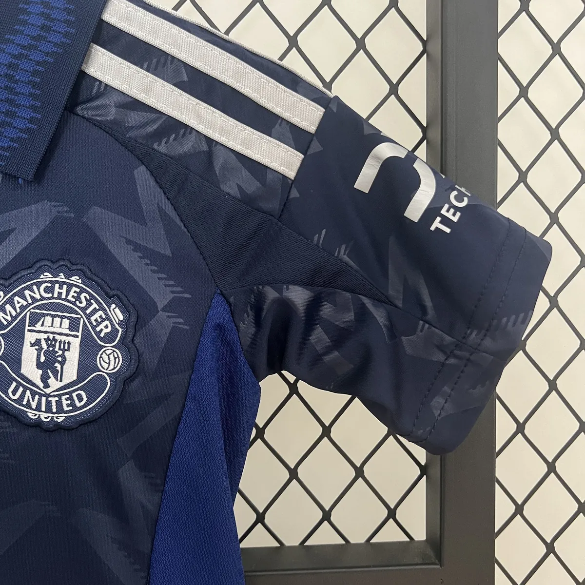 24-25 Manchester United Away Kid Kits Youth Apparels AAAAJersey Wholesale Yupoo 5
