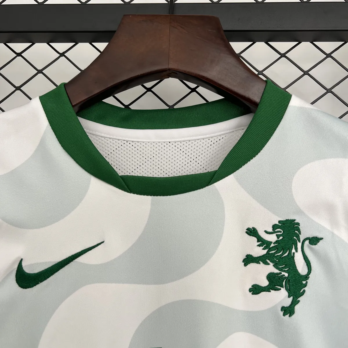 25-26 Sporting Lisbon Away Kids Kit Soccer Youth Apparels Sport AAAAJersey Supply Yupoo 3