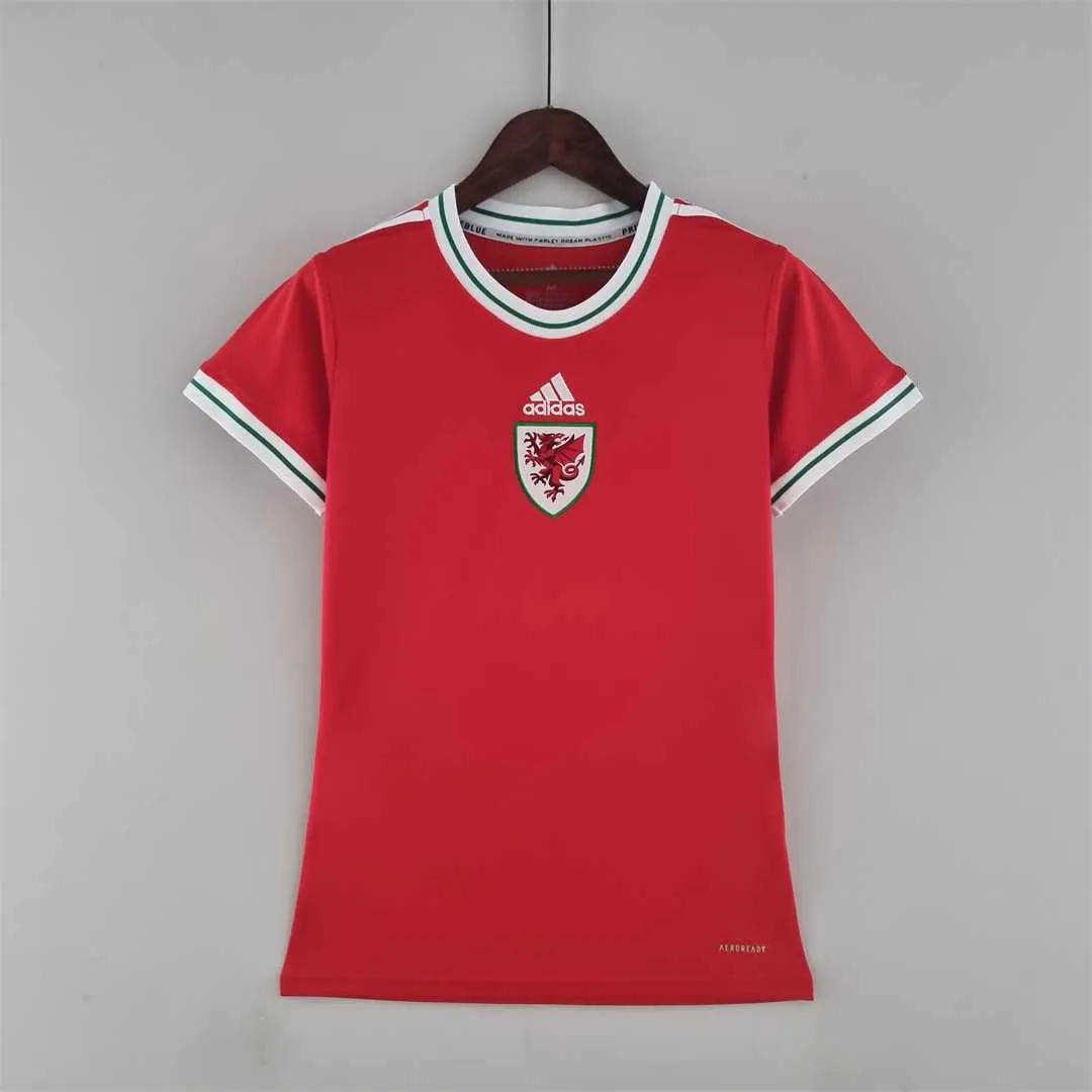 2022 Wales women red 8
