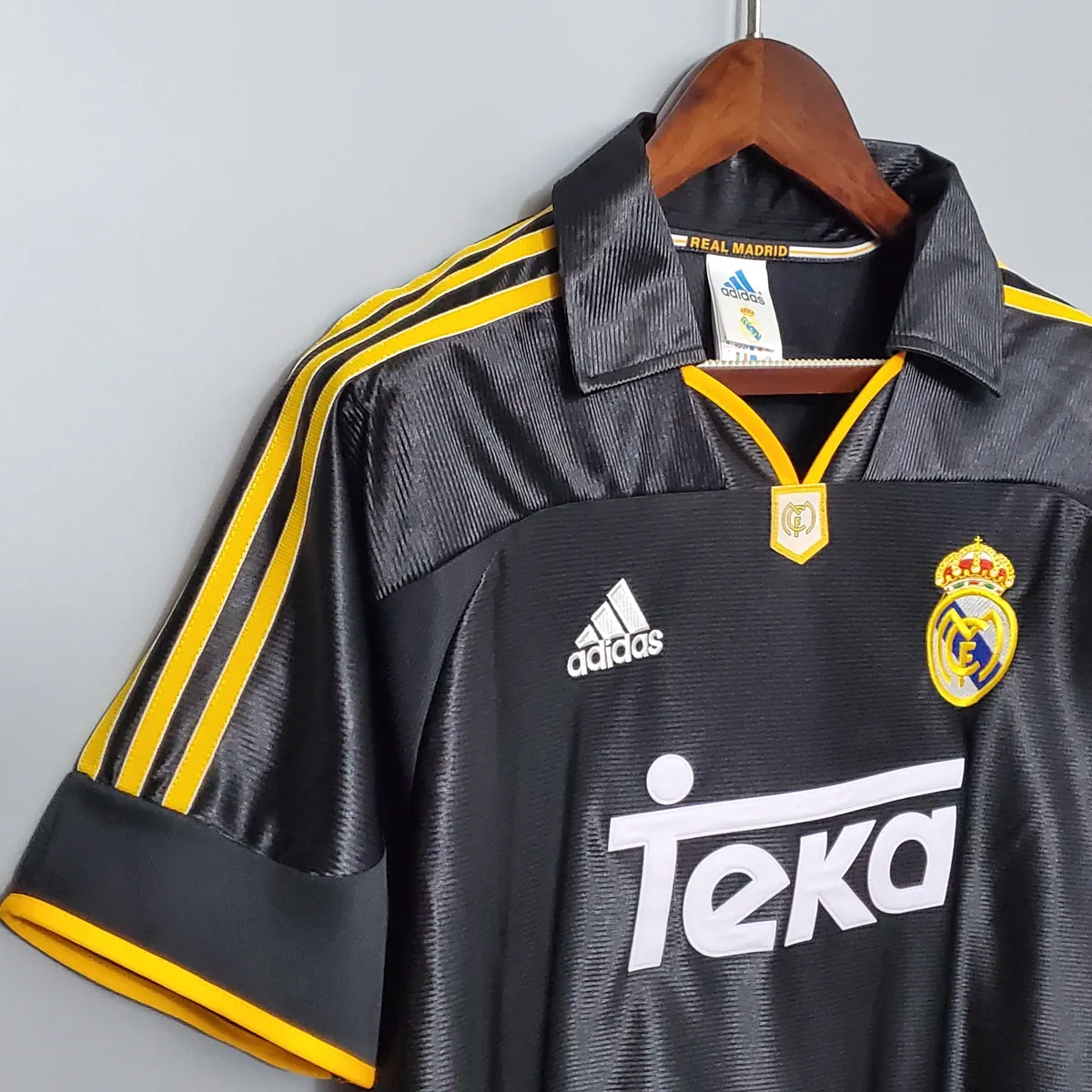 98-99 Real Madrid away 2