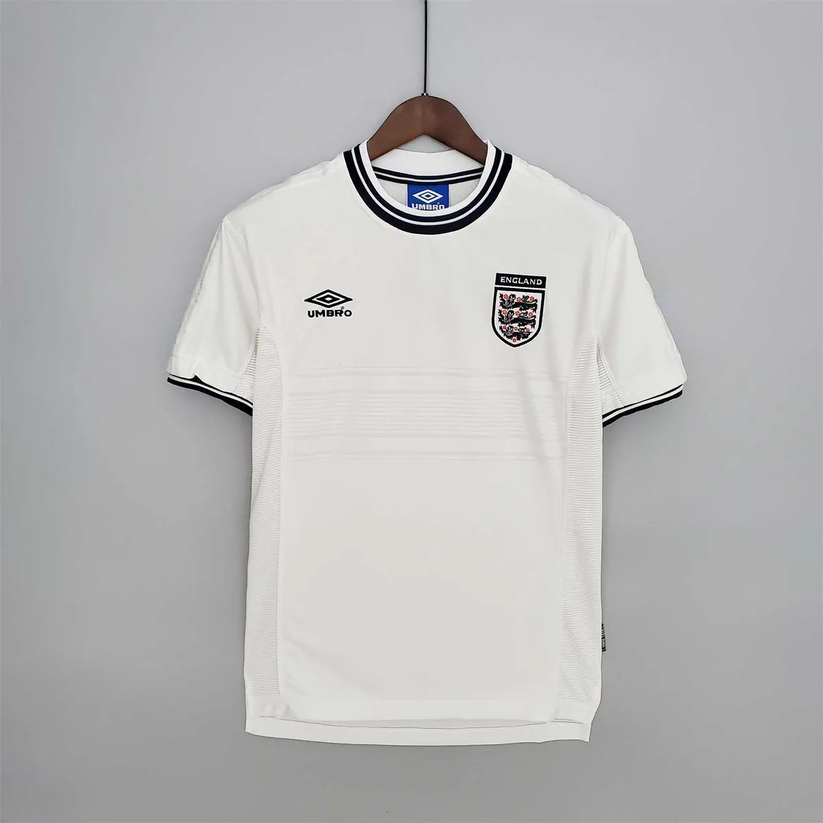 2000 England home 9