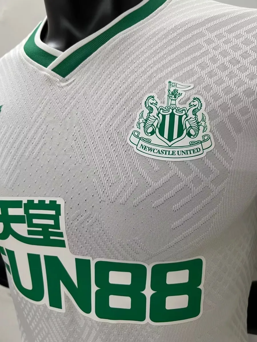 22-23 Newcastle third away player version 5