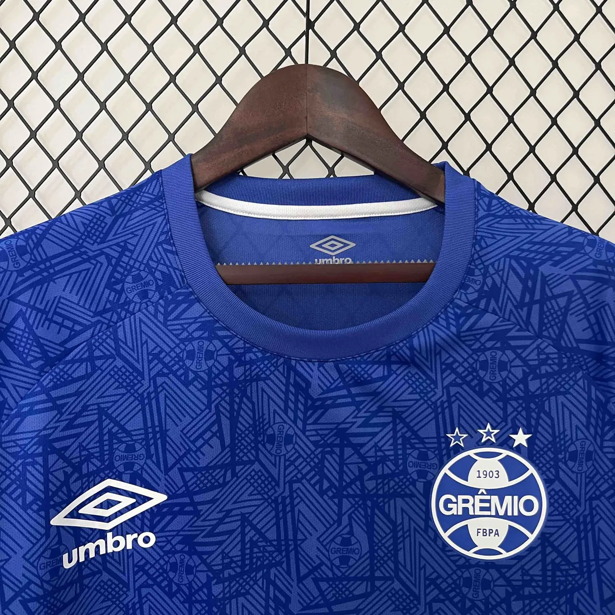 24-25 Gremio Goalkeeper Blue Kit Football Replicas Yupoo 6