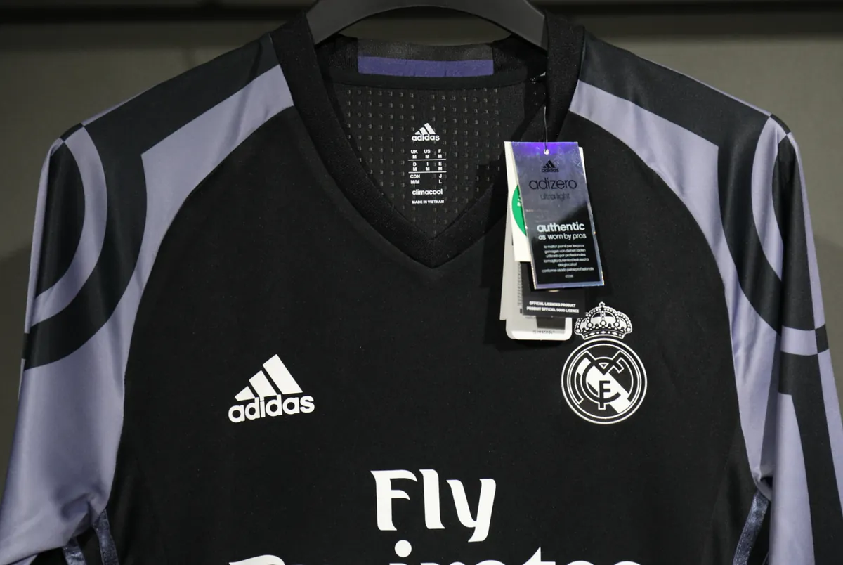 16-17 Real Madrid Third Retro Kit Vintage Player Version Long Sleeve Shirt AAAAJersey Dropship 2