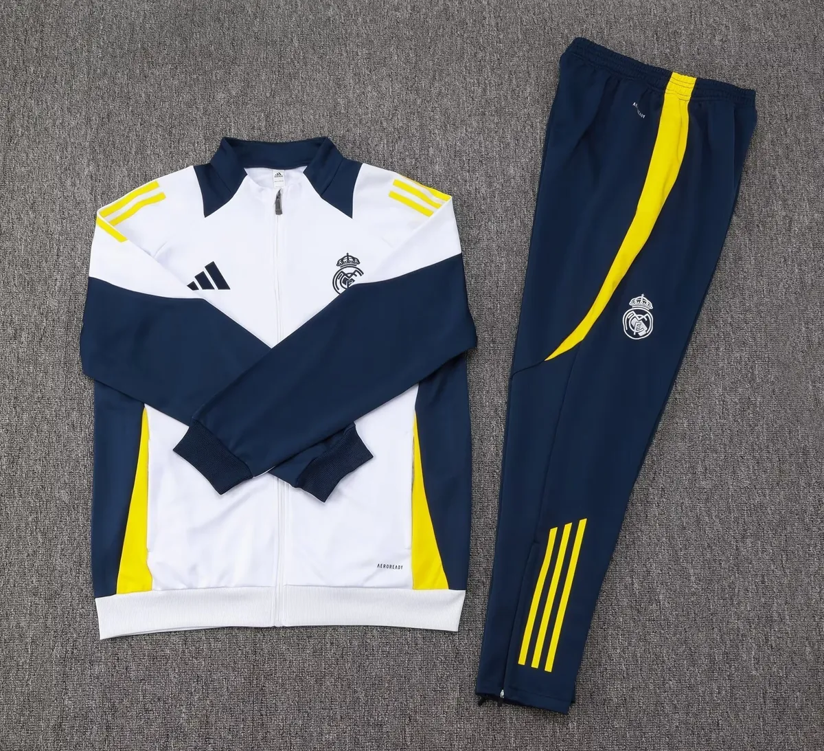 24-25 Real Madrid Jackets Football Shirts 1