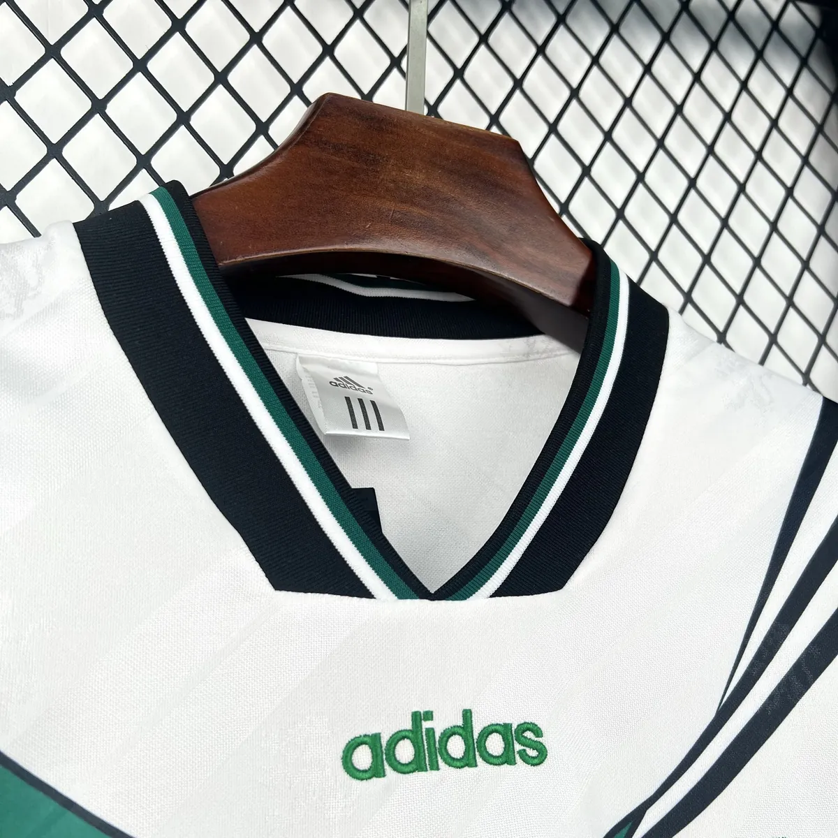 94-95 Sporting Home Football Retro Kit Vintage T-Shirt AAAAJersey Wholesale Yupoo 7 1