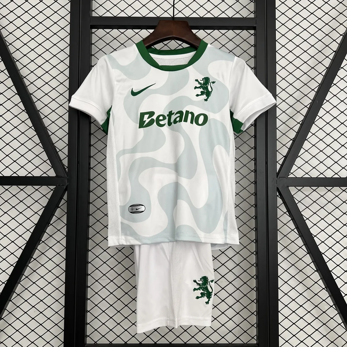 25-26 Sporting Lisbon Away Kids Kit Soccer Youth Apparels Sport AAAAJersey Supply Yupoo 5