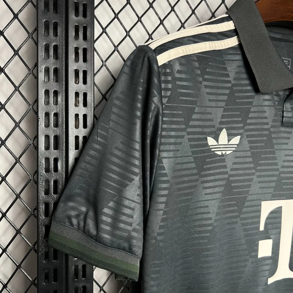 24-25 Bayern Munich Oktoberfest Shirt Soccer Uniforms Soccer AAAAJersey Yupoo 3