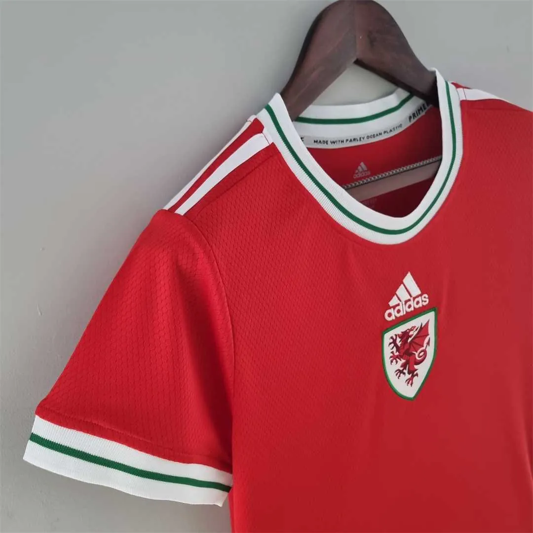 2022 Wales women red 2
