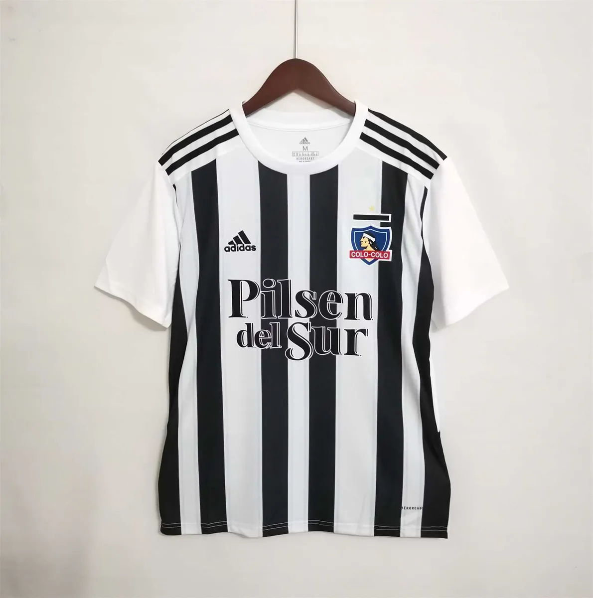 Colo Colo black and white vertical bars 10