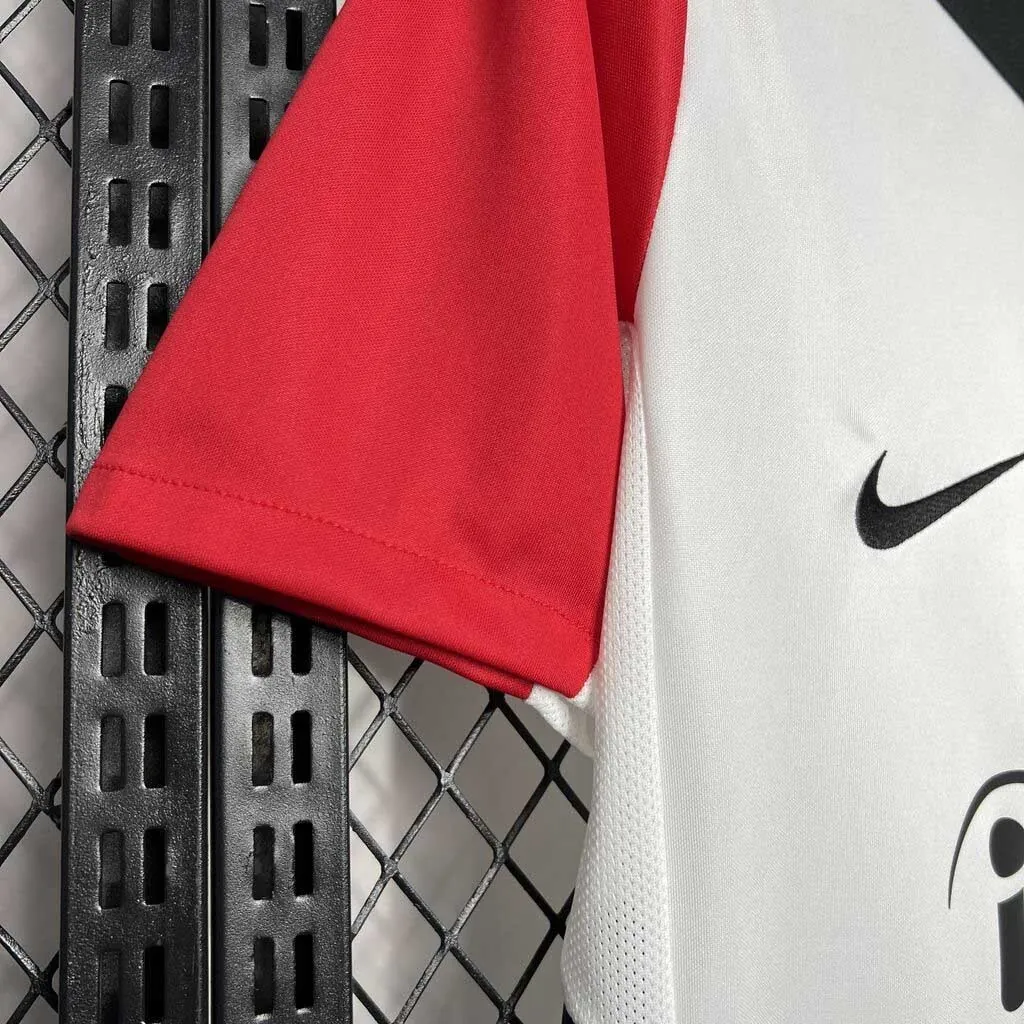 24-25 Frankfurt Home Kit Football Apparels Sport AAAAJersey Yupoo 1