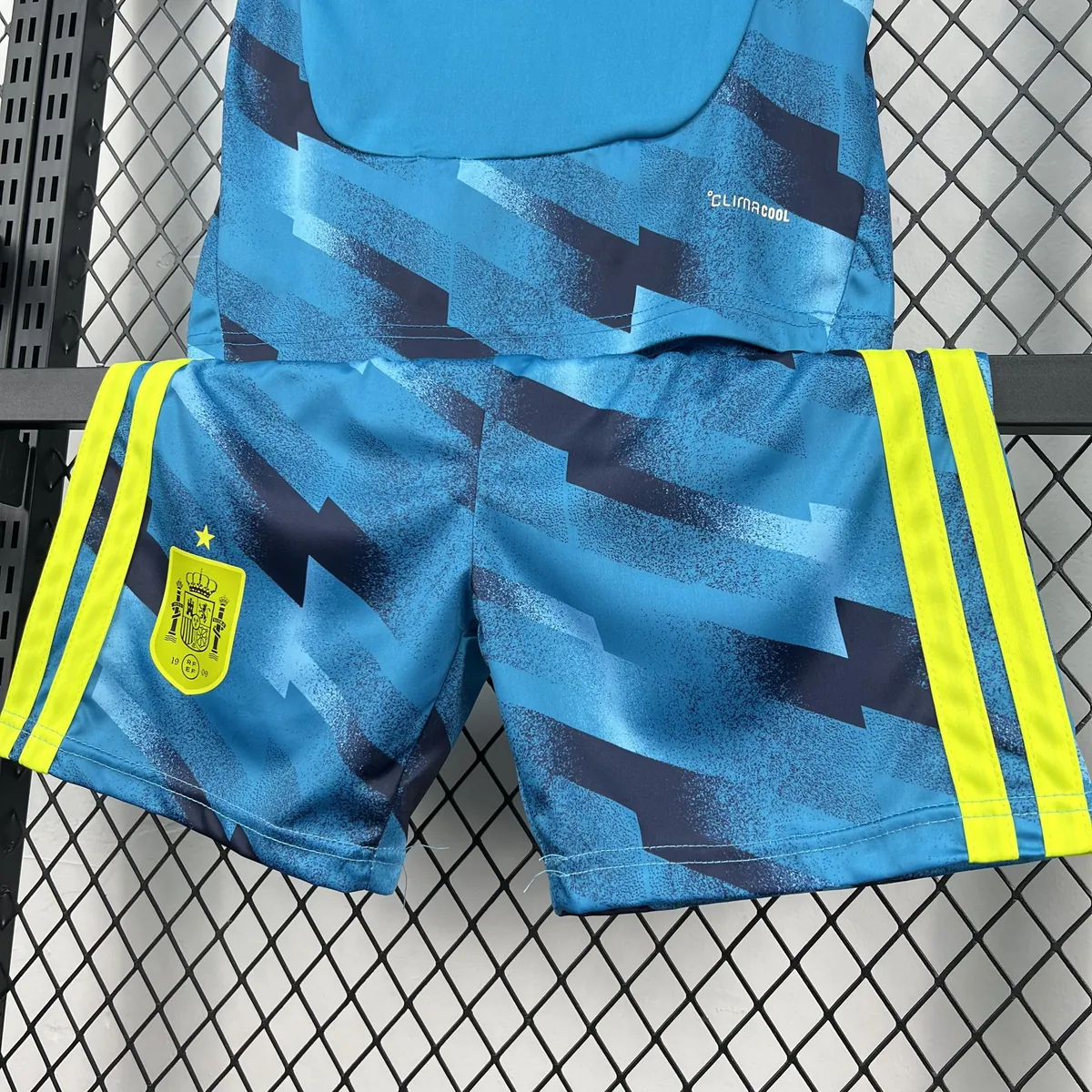 2026 World Cup Spain Goalkeeper Kids Kit Soccer Youth Apparels AAAAJersey Supply Yupoo 6 5
