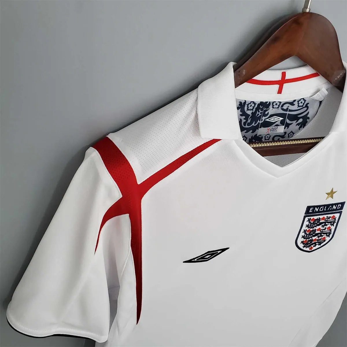 2006 England home 9