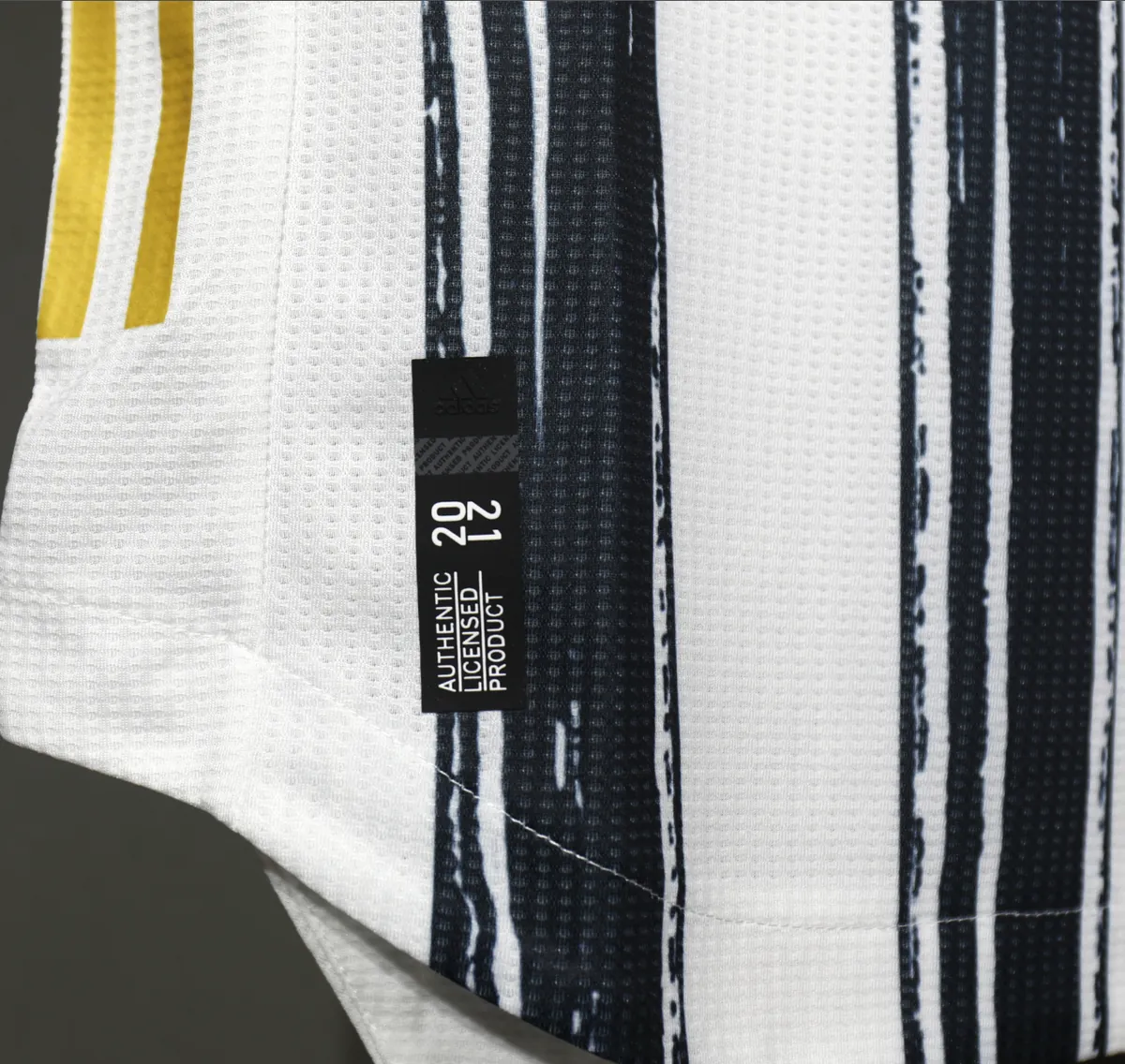 20-21 Juventus Home Retro Kit Vintage Player Version Sino Shirt AAAAJersey Supplier Yupoo 4