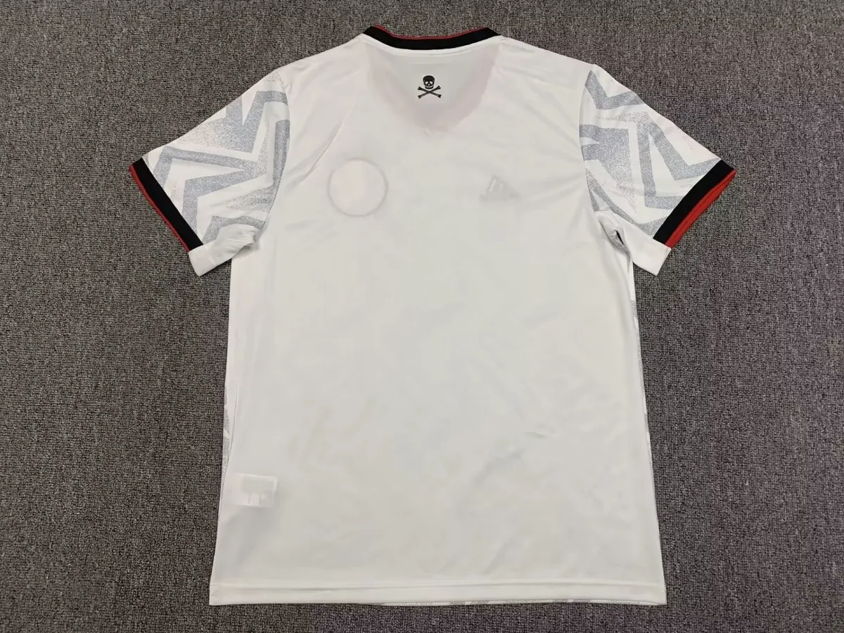 22-23 Orlando Pirates away 1