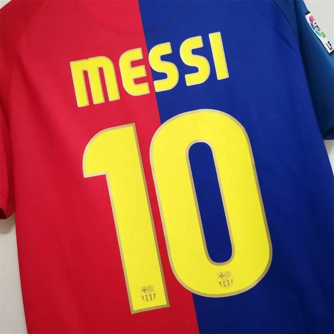 08-09 Barcelona home - 3 1