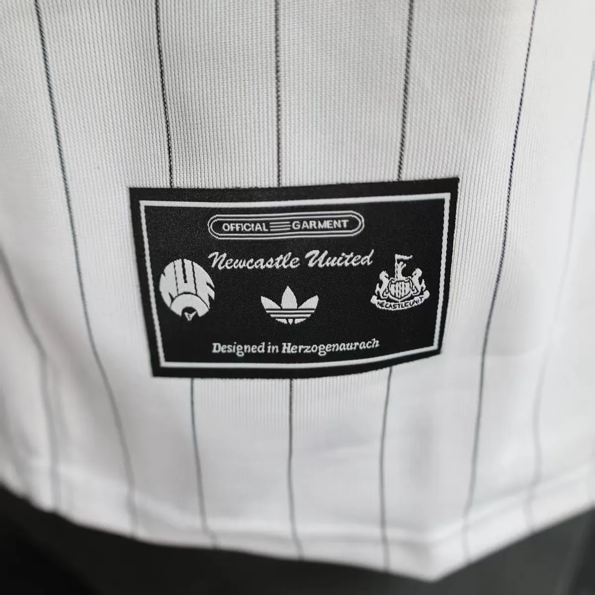 25-26 Newcastle United Casual Retro Style Football Shirt Apparels AAAAJersey Wholesale Yupoo-1 4