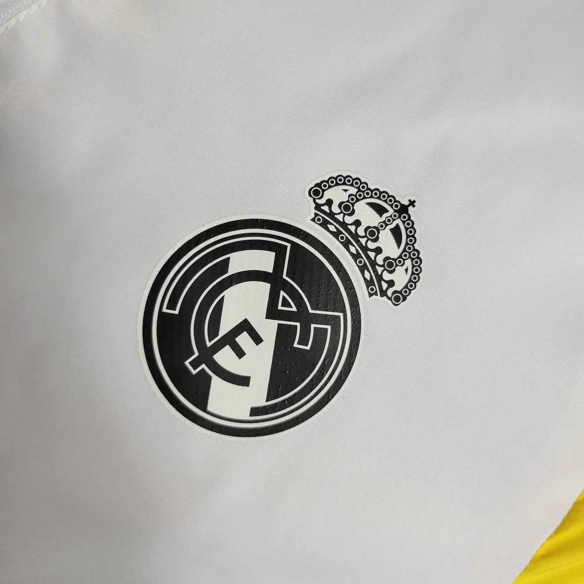 23-24 Real Madrid White Windbreaker New Jackets Soccer Jerseys Yupoo 3
