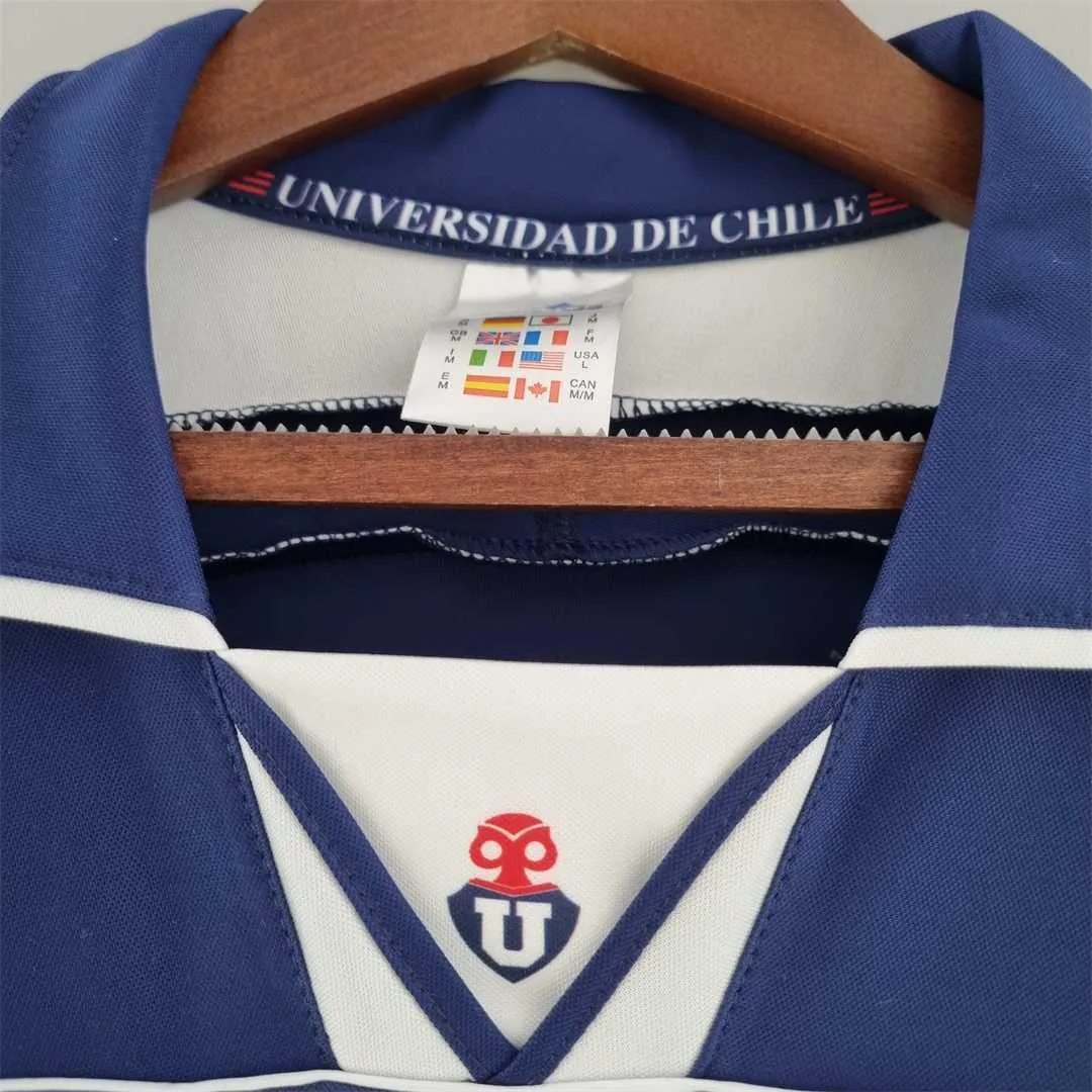 00-01 University of Chile home 8