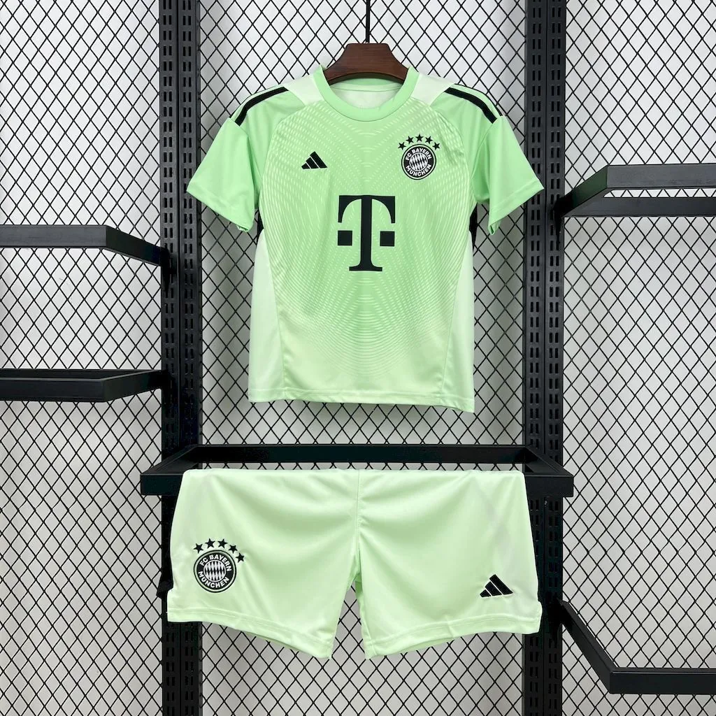 25-26 Bayern Munich Green Goalkeeper Kid Kits Youth Apparels AAAAJersey Wholesale Yupoo 10