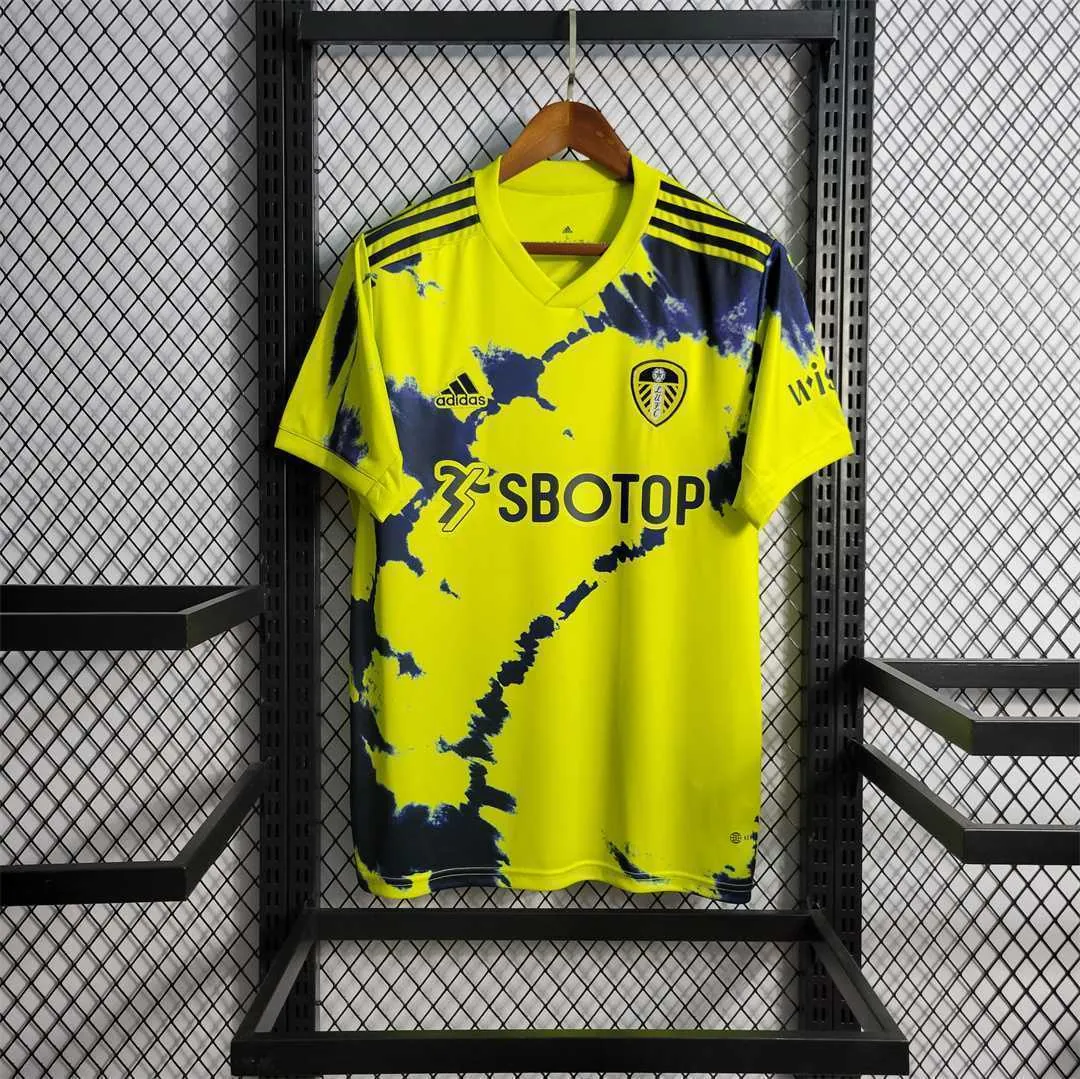 22-23 Leeds United away 11