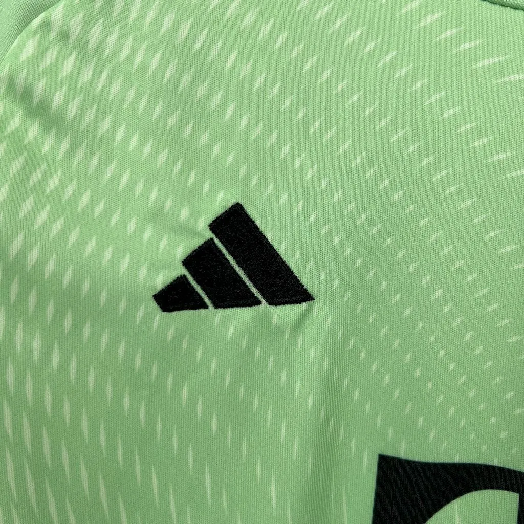 25-26 Bayern Munich Green Goalkeeper Kid Kits Youth Apparels AAAAJersey Wholesale Yupoo 5