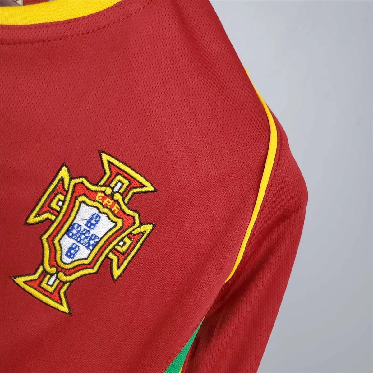 2002 Portugal home red 3