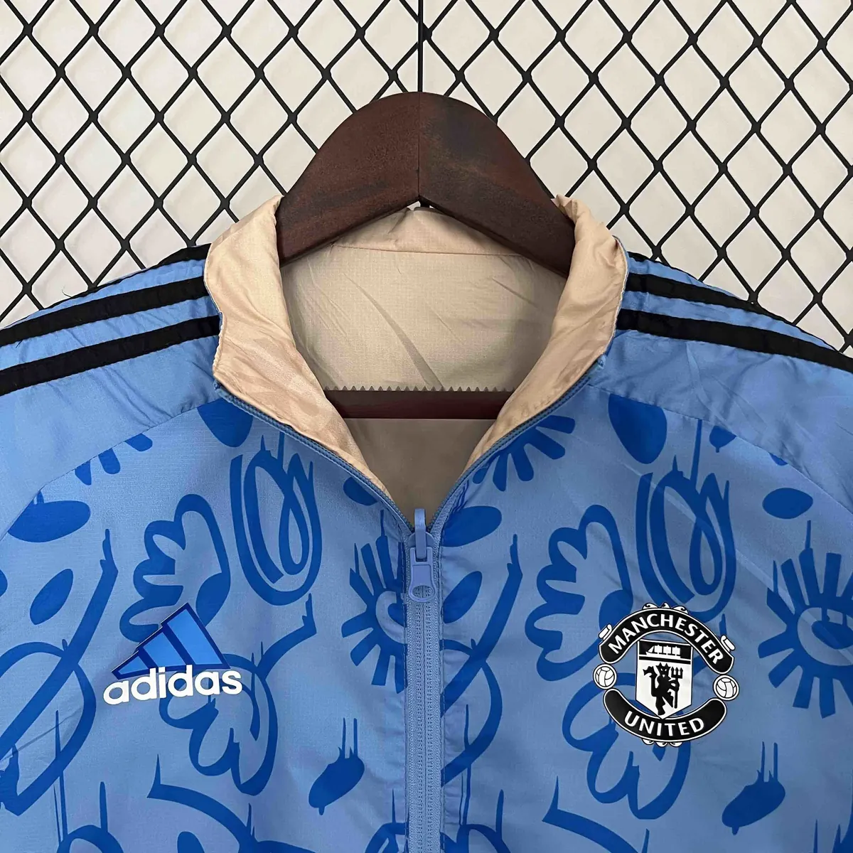 2024 Manchester United Blue&Beige Trench Coat Reversible Windbreaker Jacket Soccer AAAAJersey Y 4