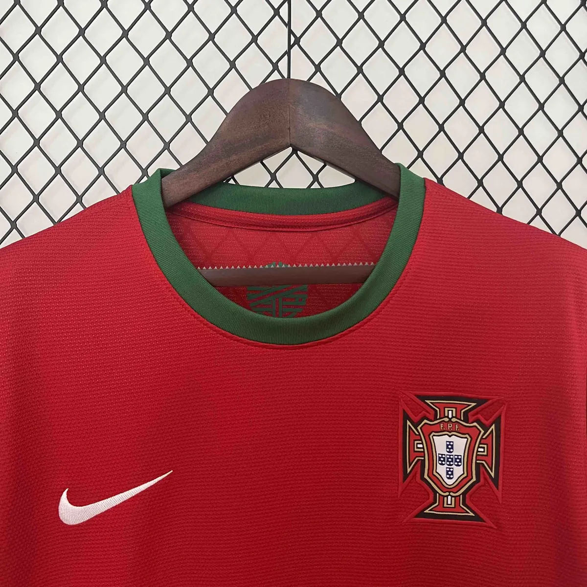 2012 Portugal Home Retro Kit Vintage Shirt Football AAAAJersey Supplier 3