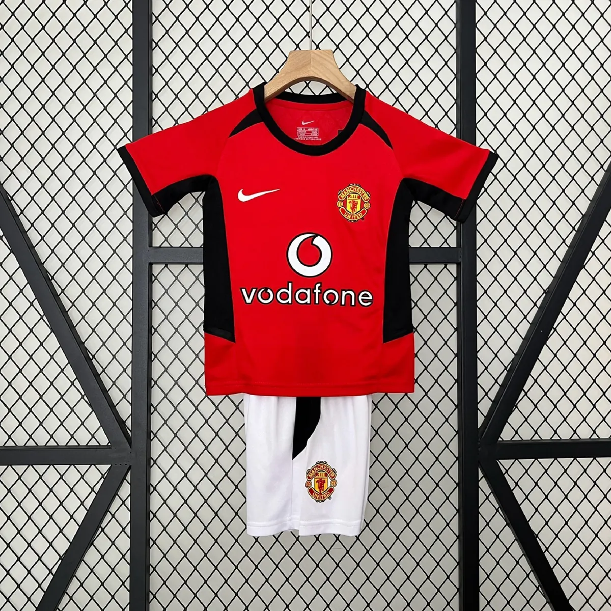 02-04 Manchester United Home Retro Kid Kits Youth Apparels AAAAJersey Wholesale Yupoo 6
