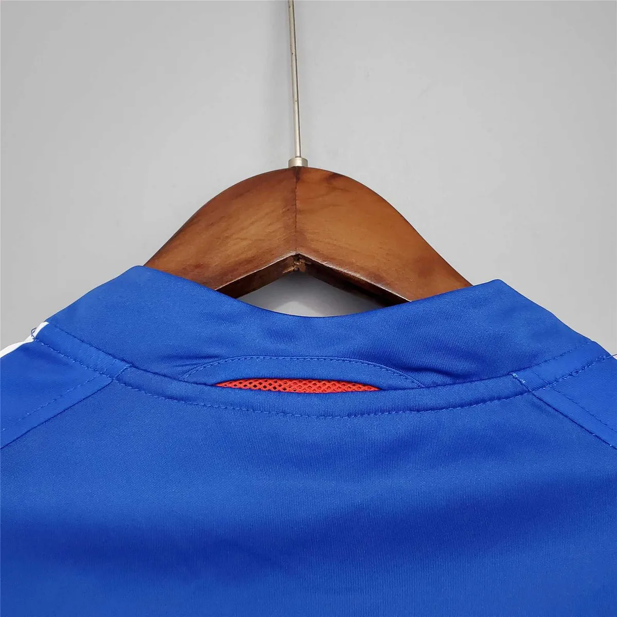 2004 France home 4