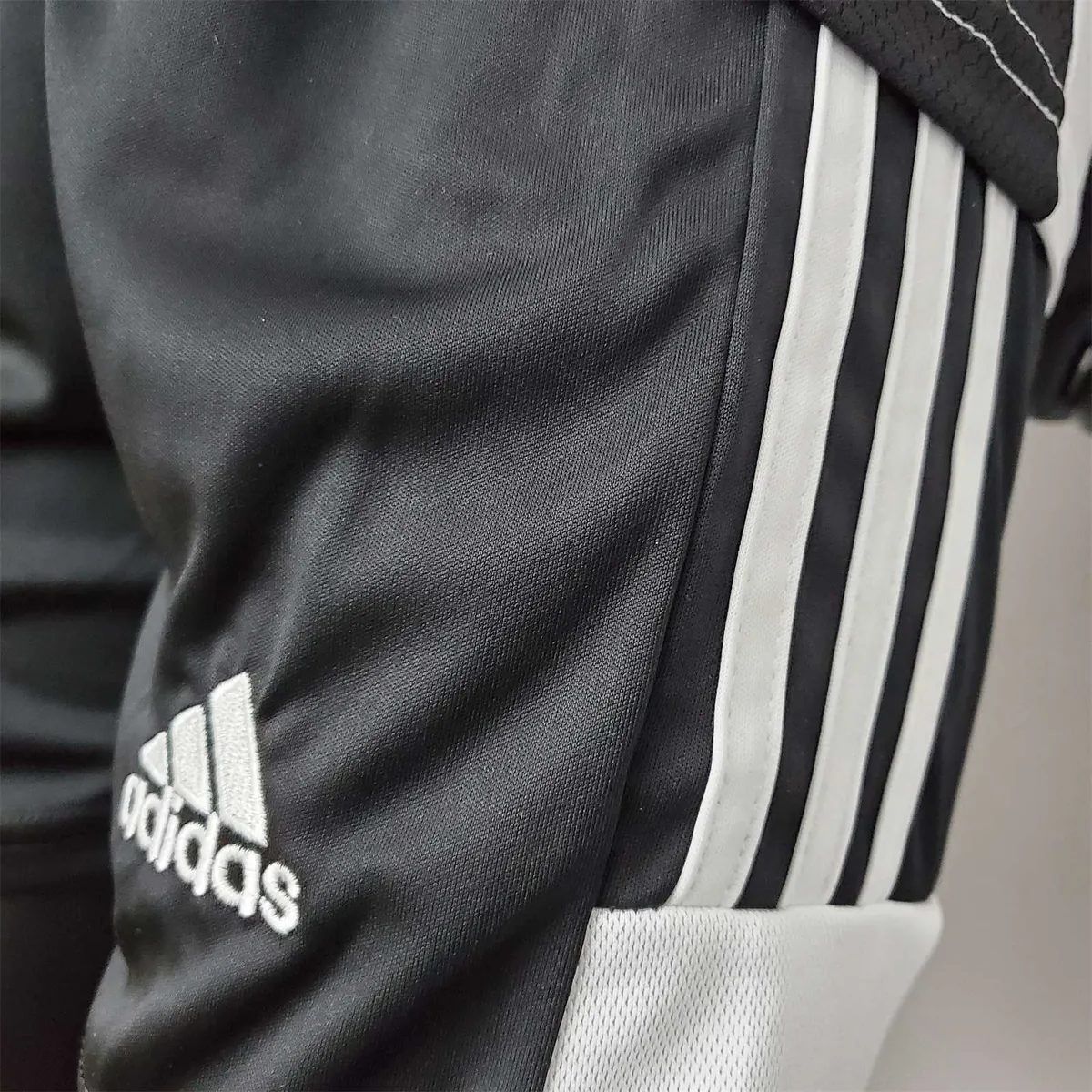 22-23 Colo-Colo home kids kit 4