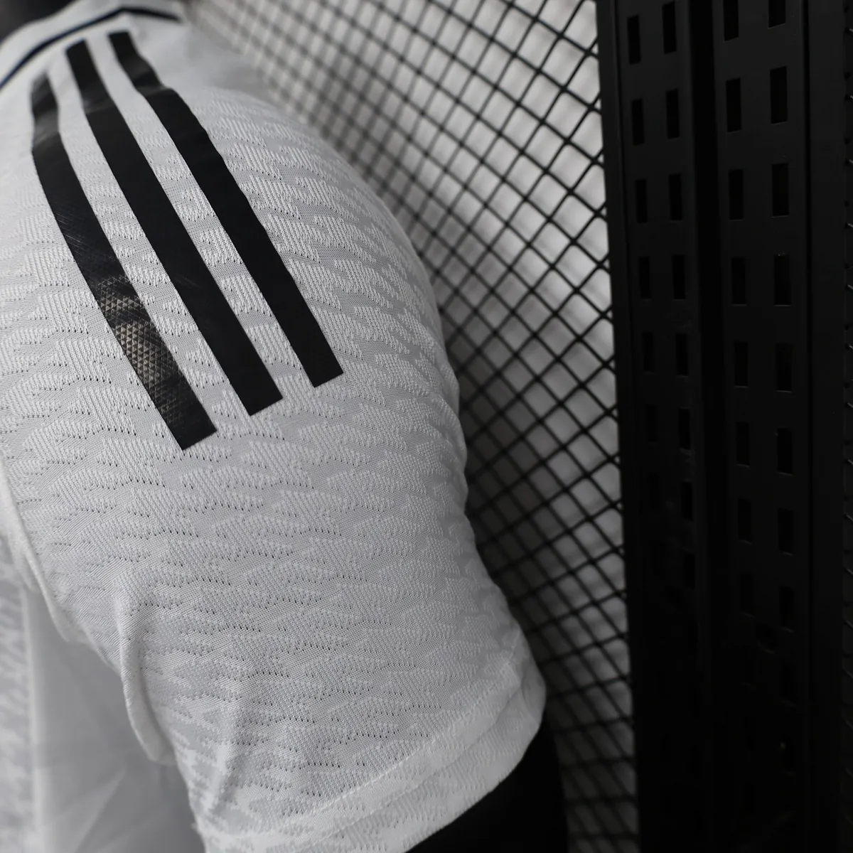 24-25 Real Madrid Home Kit Player Version Shirt With All Kind of Badges Soccer AAAAJerseys Yupo 11