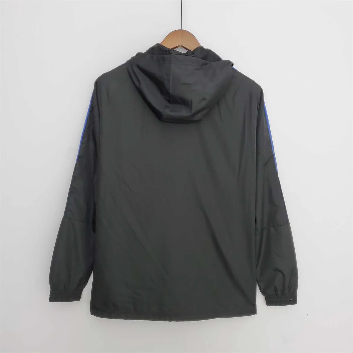 22-23 Real Madrid black windbreaker 1