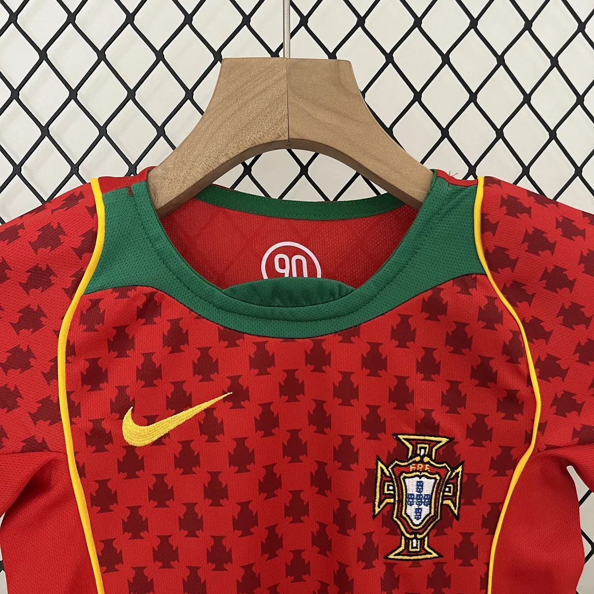 2004 Portugal Home Retro Kid Kits Youth Apparels AAAAJersey Wholesale Yupoo 2