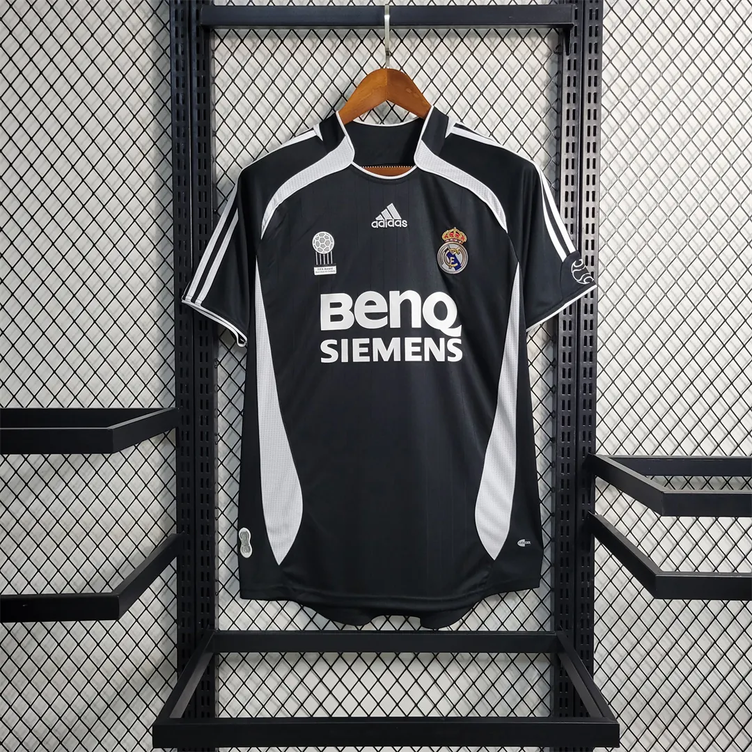 06-07 Real Madrid third away 12