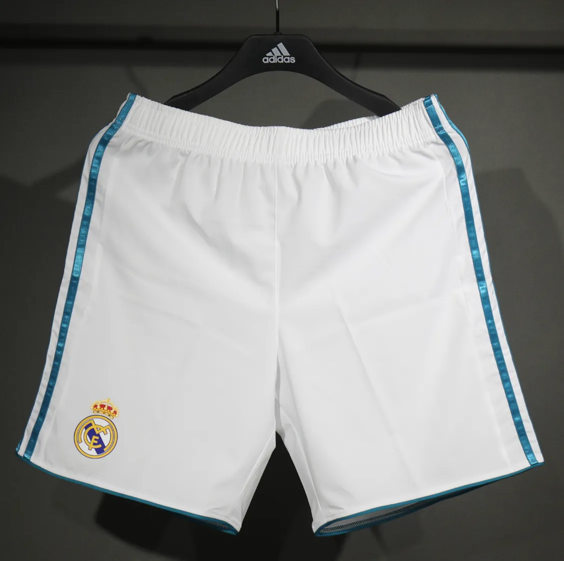 17-18 Real Madrid Home Retro Kit Vintage Player Version Sino Shorts AAAAJersey Dropship Yupoo 5