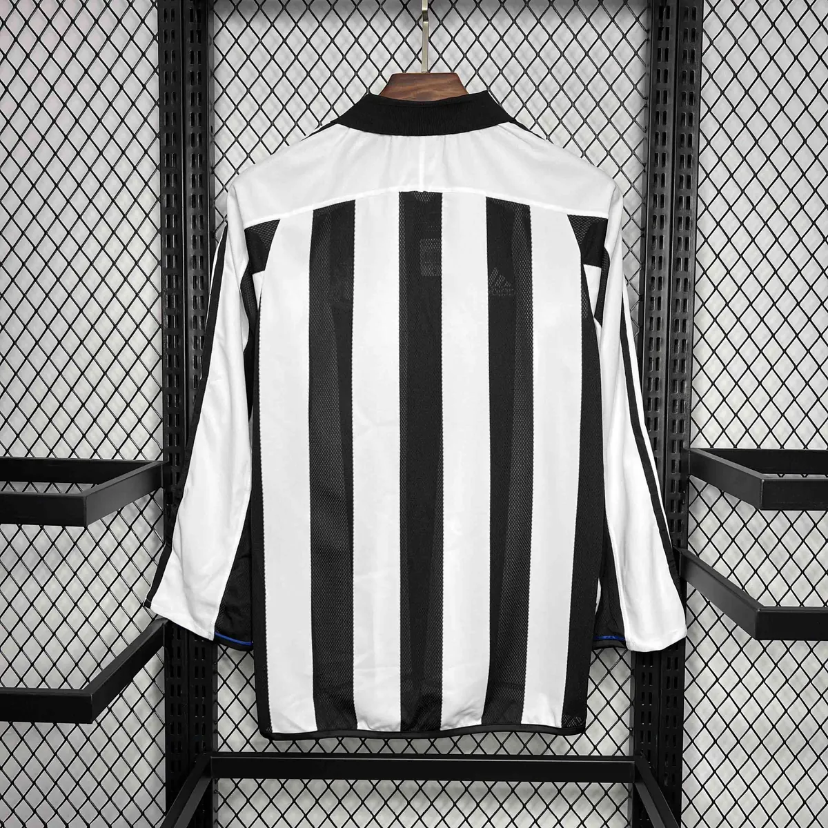 03-05 Newcastle United Home Retro Long Sleeve Kit Sport AAAAJersey Yupoo 1